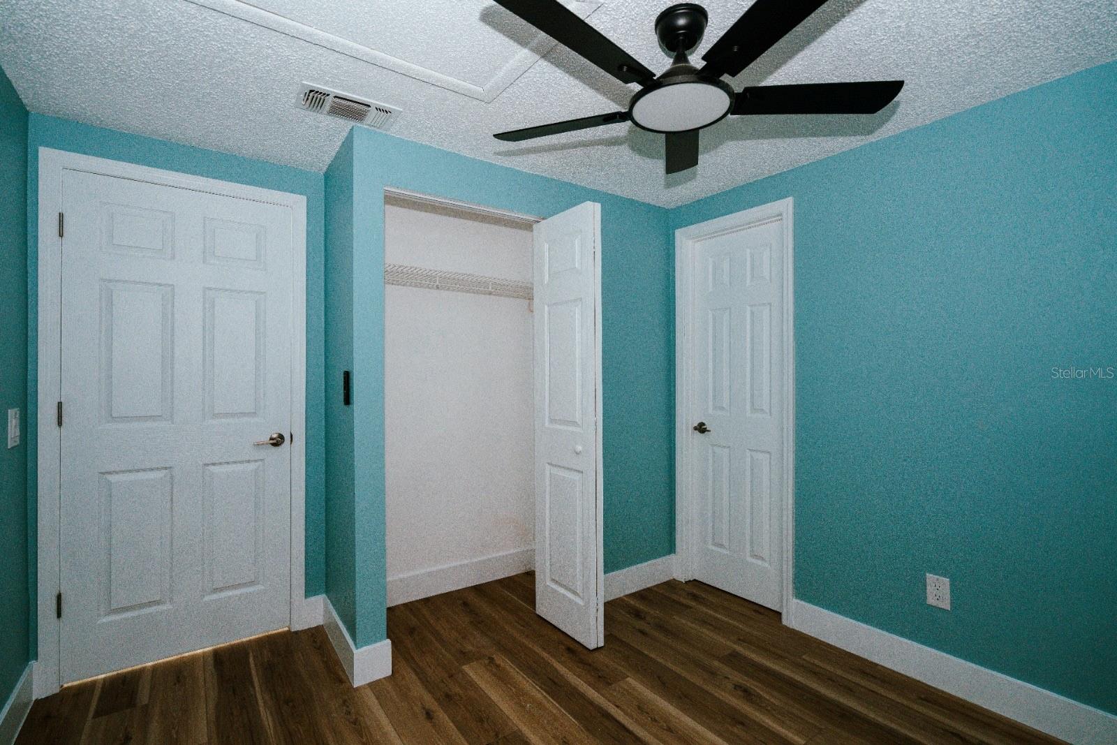 Image 20 of 35 For 7502 Pond View Court