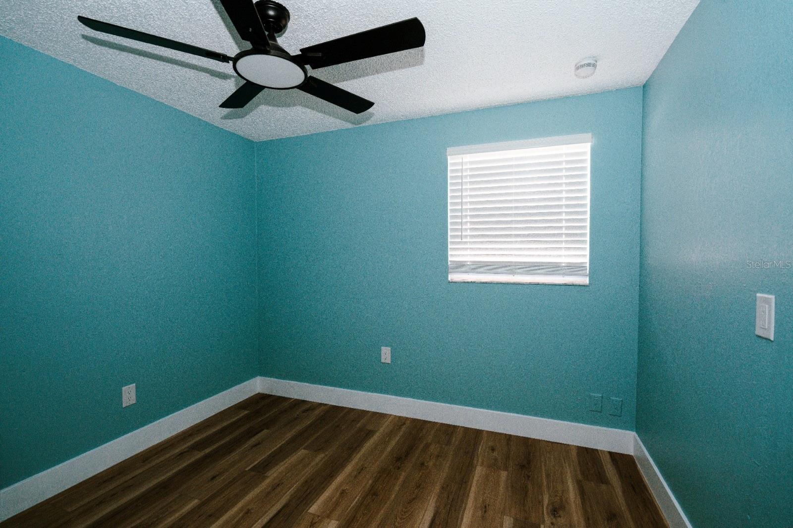 Image 21 of 35 For 7502 Pond View Court