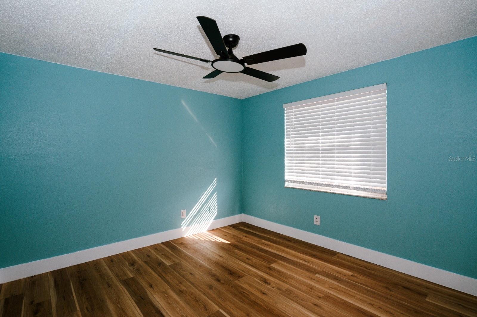 Image 22 of 35 For 7502 Pond View Court