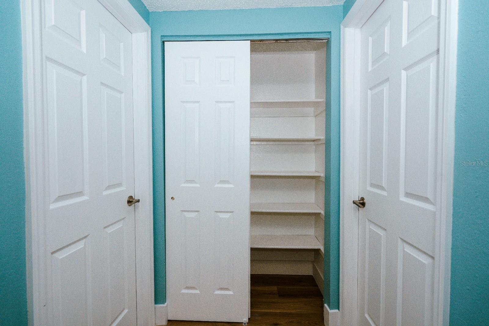 Image 25 of 35 For 7502 Pond View Court