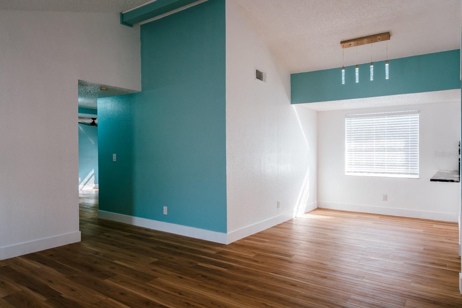 Image 26 of 35 For 7502 Pond View Court