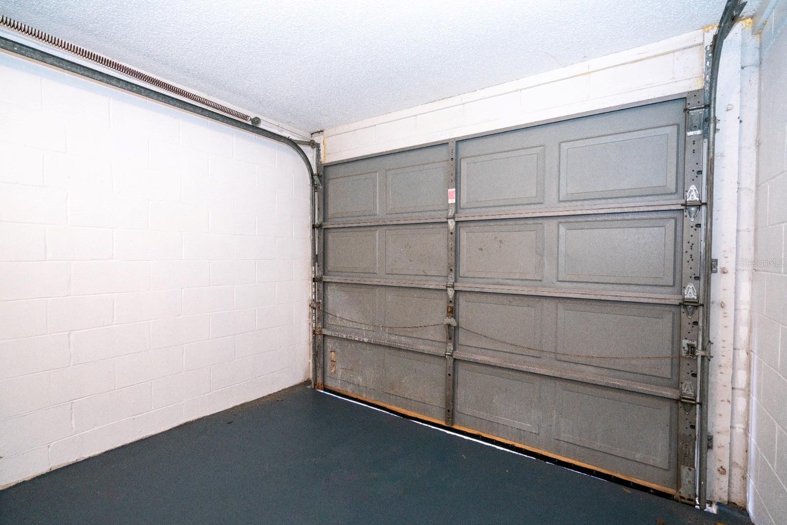 Image 31 of 35 For 7502 Pond View Court