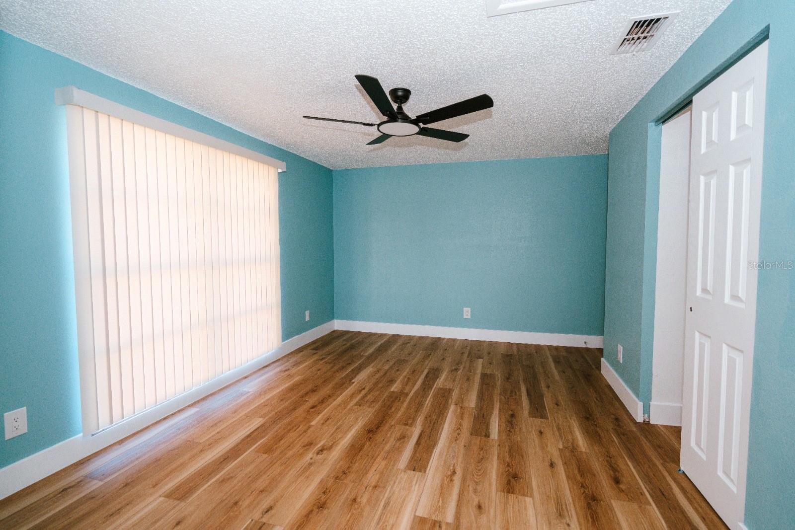 Image 6 of 35 For 7502 Pond View Court