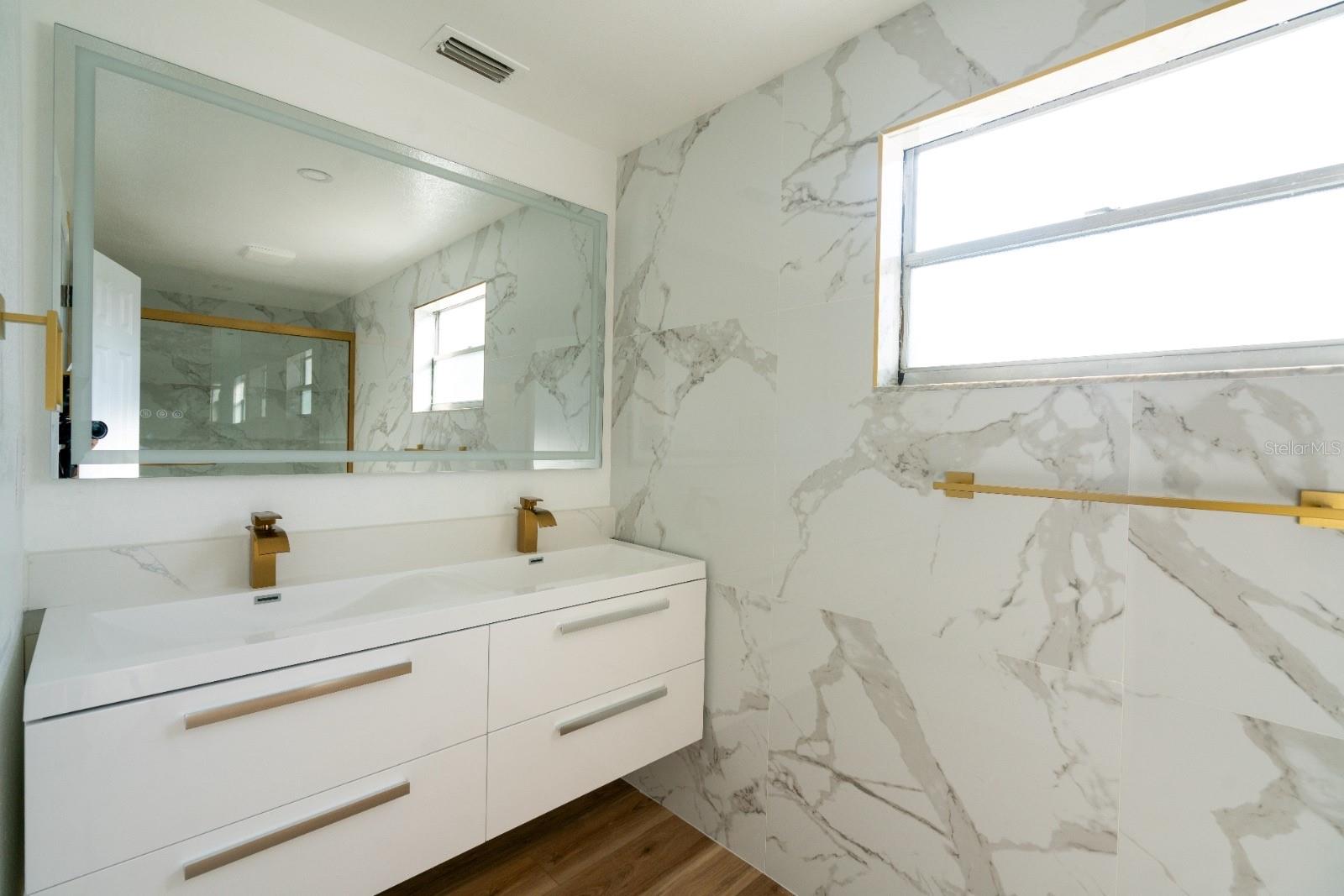 Image 9 of 35 For 7502 Pond View Court