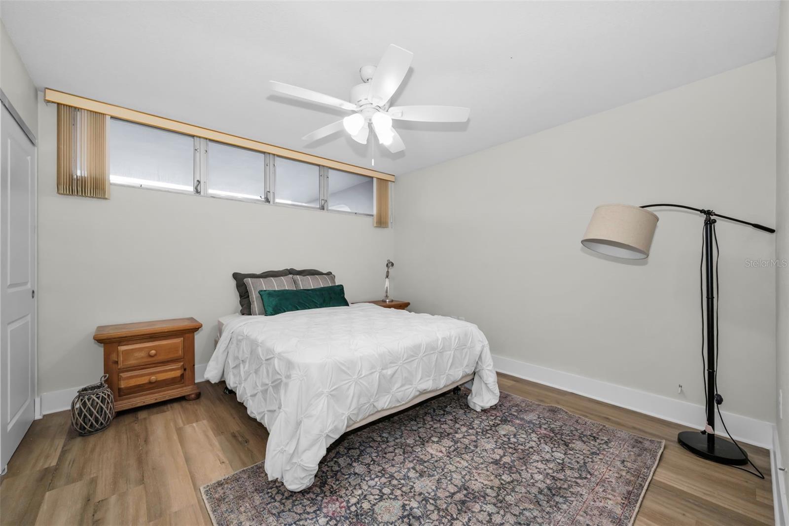 Image 6 of 40 For 632 Edgewater Drive 139