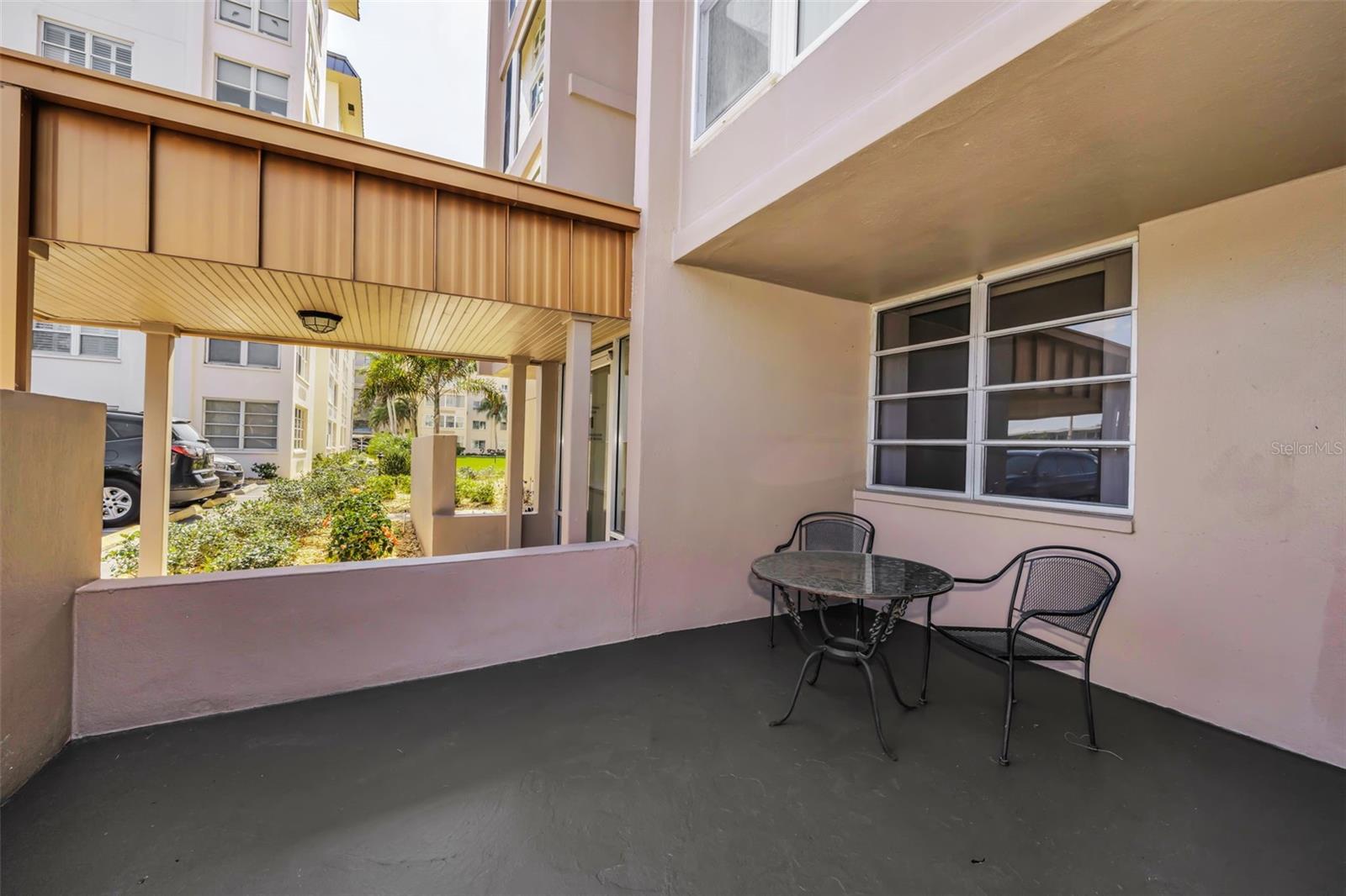 Image 8 of 40 For 632 Edgewater Drive 139