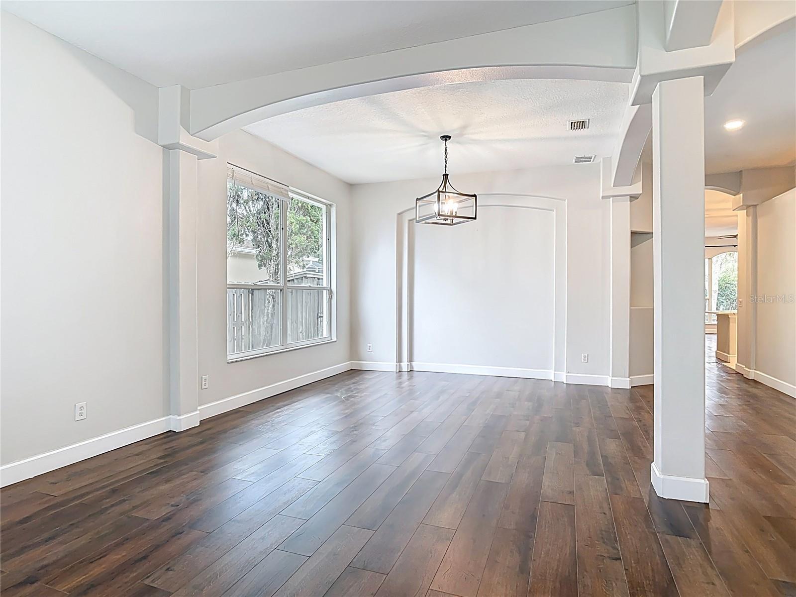 Image 11 of 69 For 6 Lionshead Drive