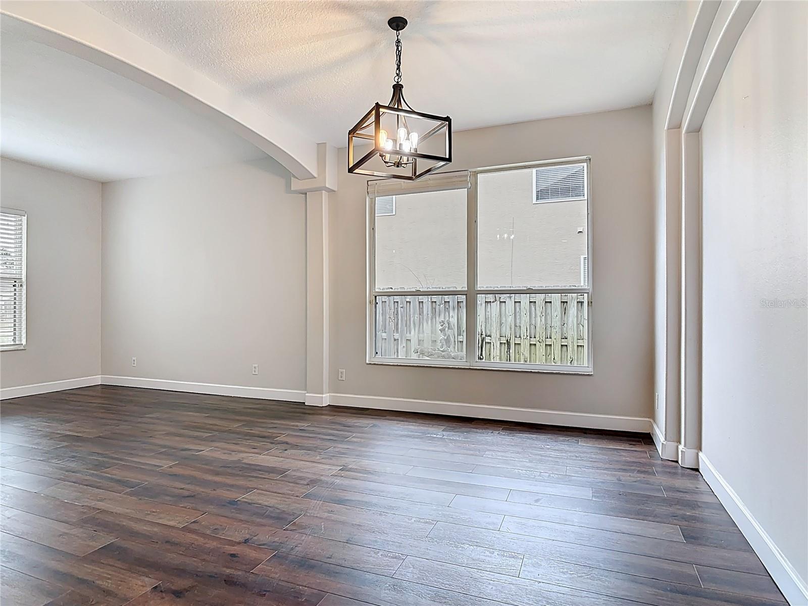 Image 15 of 69 For 6 Lionshead Drive