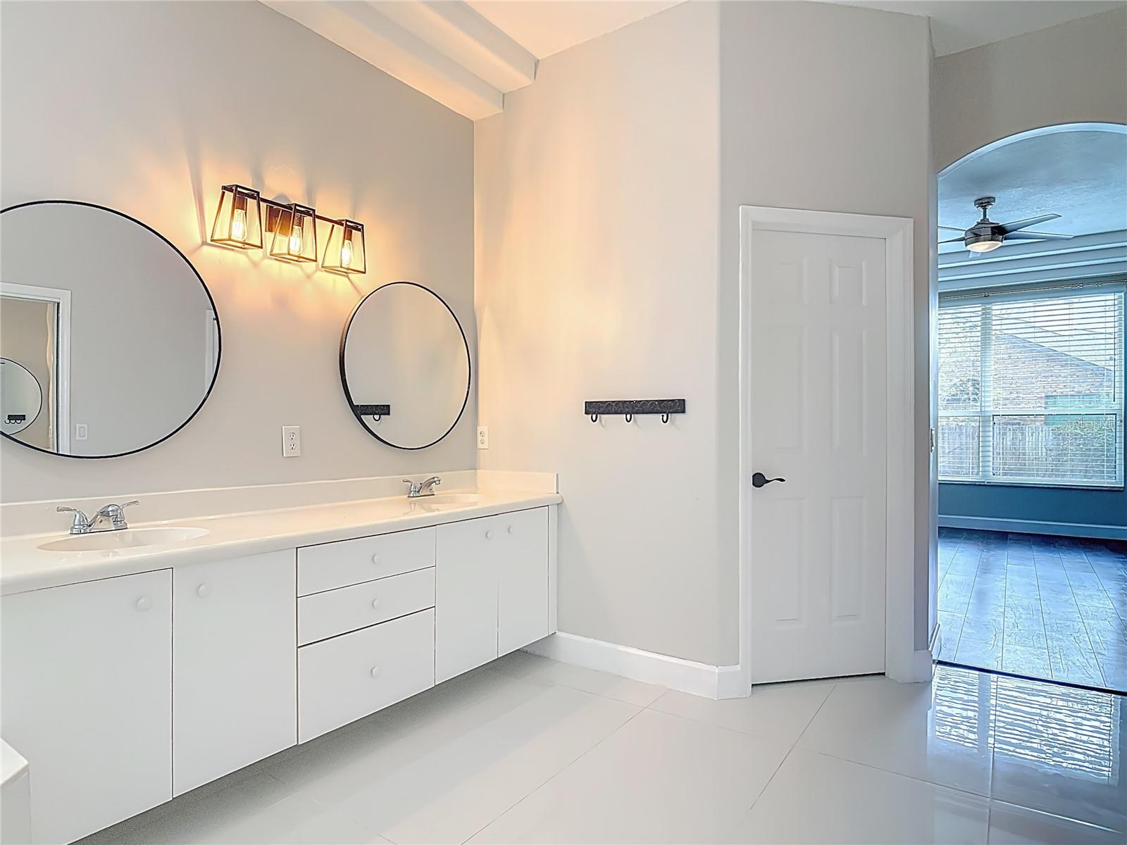 Image 56 of 69 For 6 Lionshead Drive