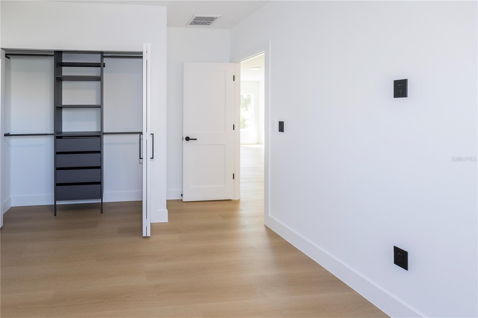 Image 26 of 56 For 1834-1836 19th Street S