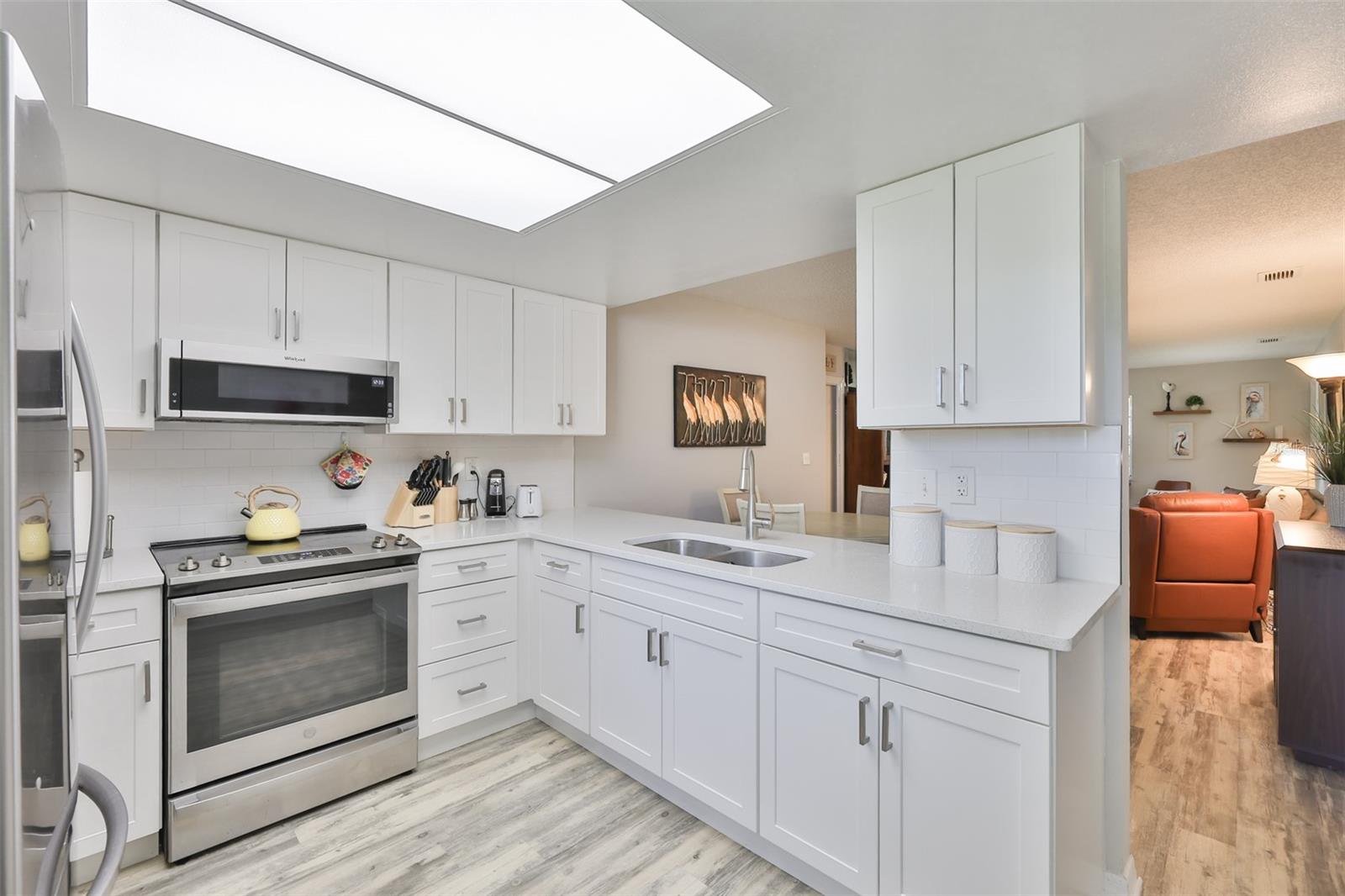 Image 10 of 43 For 2009 Halmrock Place 176