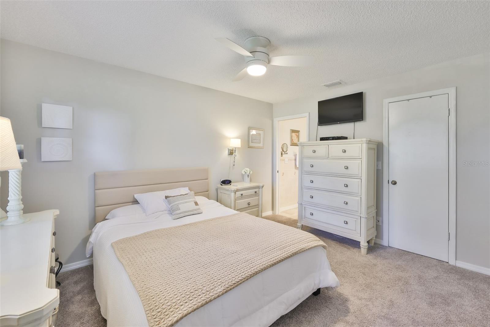 Image 21 of 43 For 2009 Halmrock Place 176