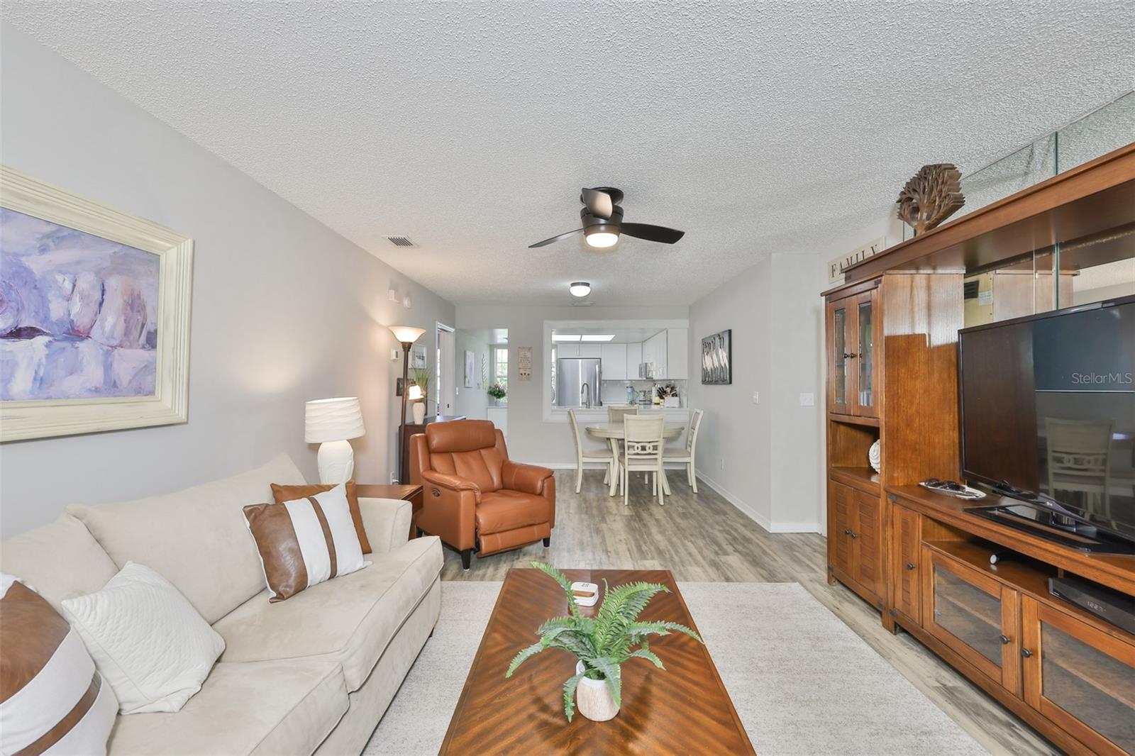 Image 7 of 43 For 2009 Halmrock Place 176