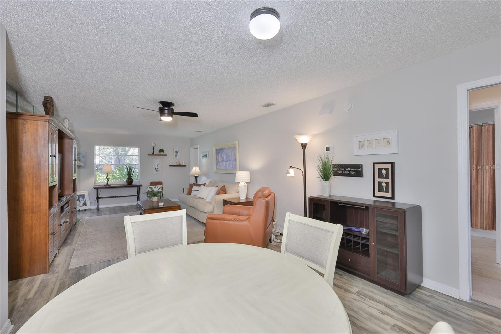 Image 9 of 43 For 2009 Halmrock Place 176