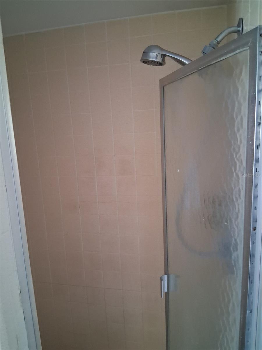 Image 13 of 19 For 10939 103rd Avenue