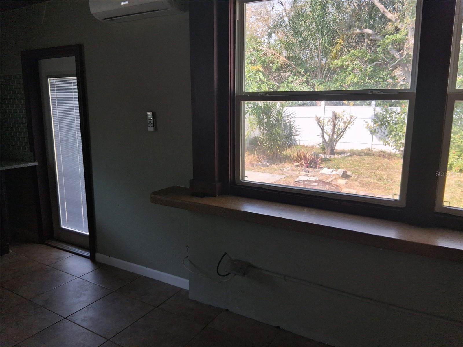 Image 14 of 19 For 10939 103rd Avenue