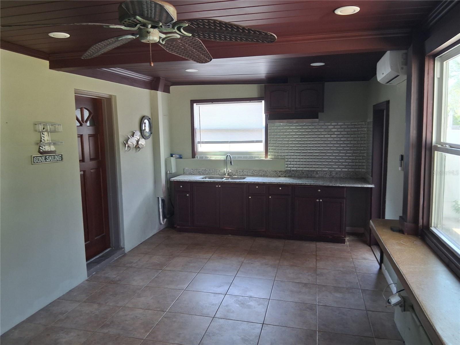 Image 16 of 19 For 10939 103rd Avenue