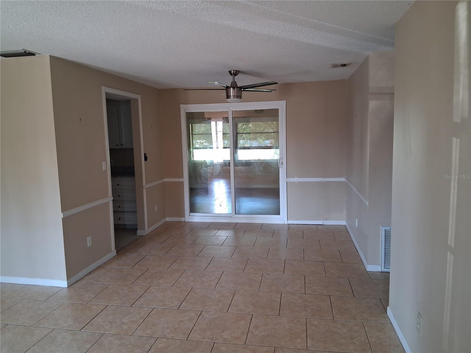 Image 3 of 19 For 10939 103rd Avenue