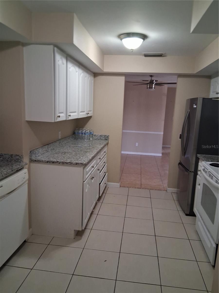 Image 5 of 19 For 10939 103rd Avenue