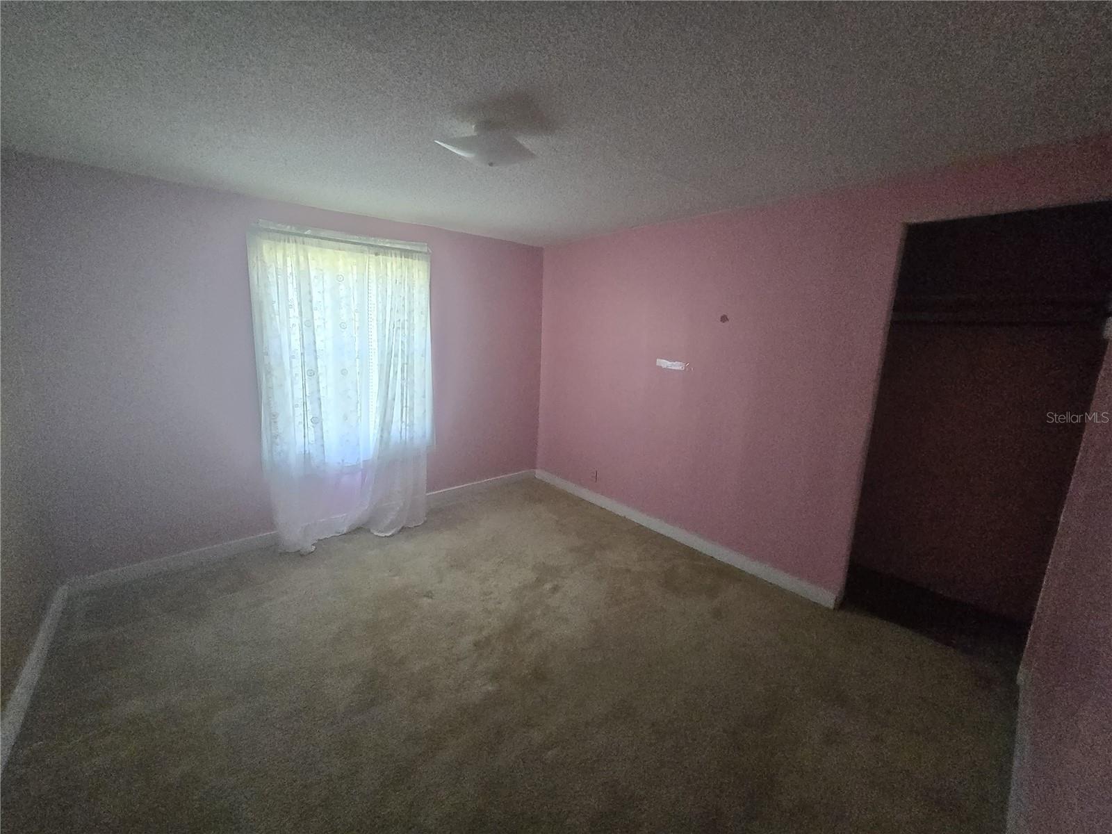 Image 11 of 29 For 171 Putnam Grove Road