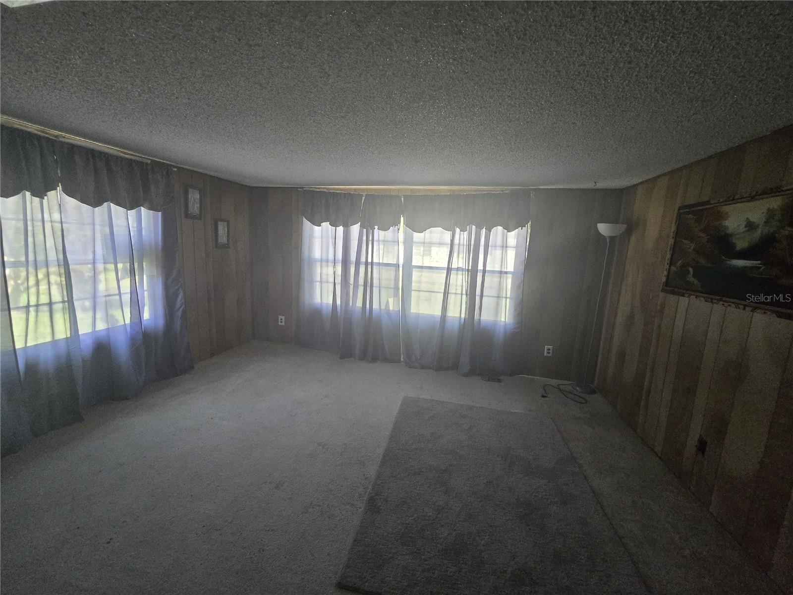 Image 17 of 29 For 171 Putnam Grove Road