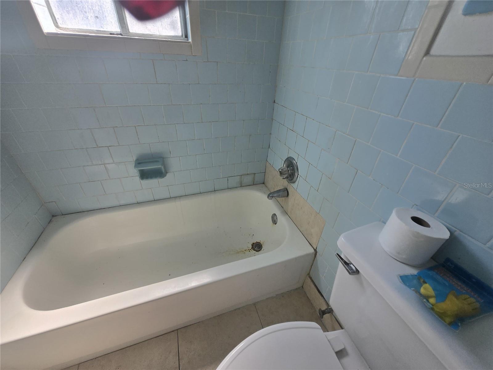 Image 22 of 29 For 171 Putnam Grove Road