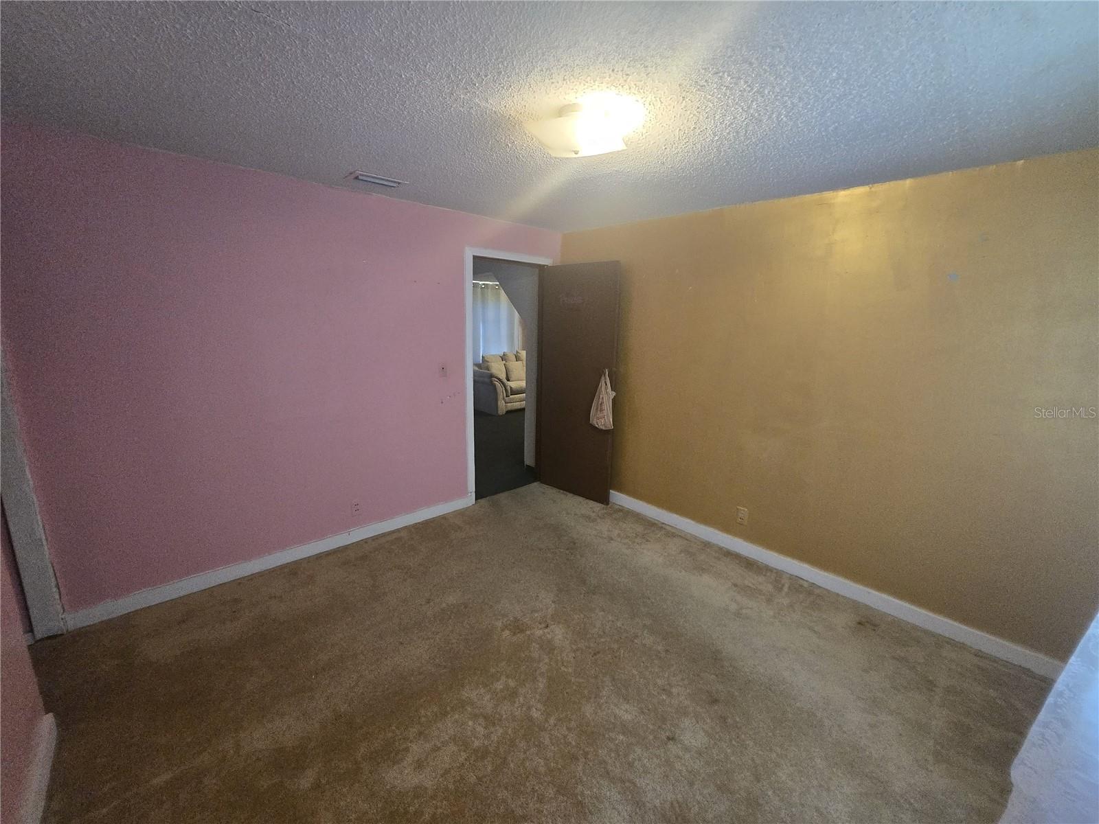 Image 23 of 29 For 171 Putnam Grove Road