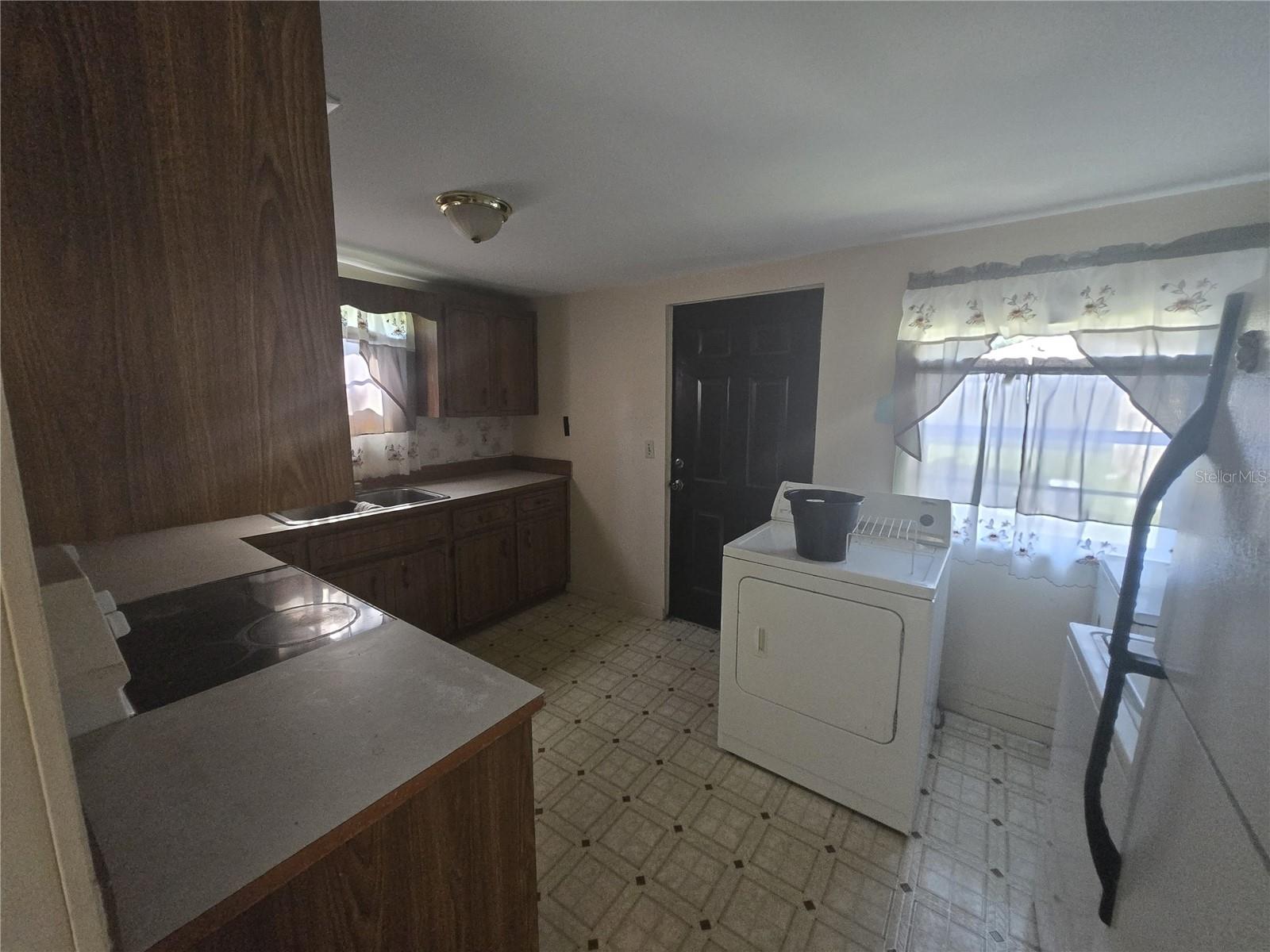 Image 26 of 29 For 171 Putnam Grove Road