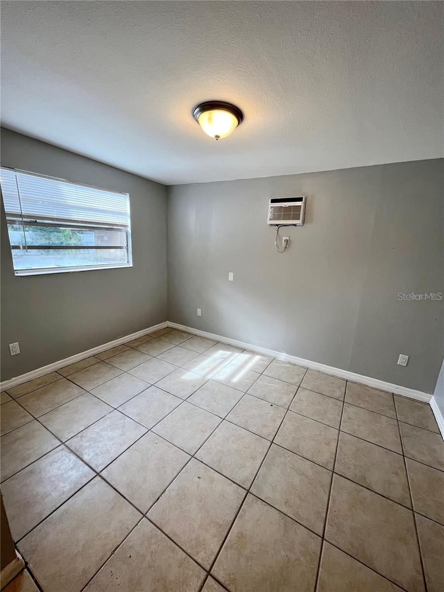 Image 5 of 6 For 908 Beverly Avenue B