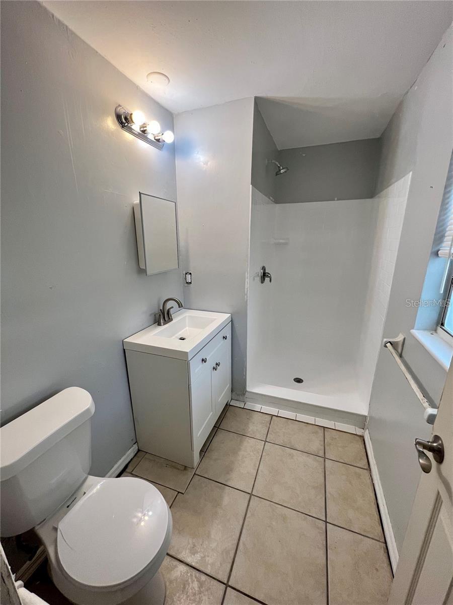 Image 6 of 6 For 908 Beverly Avenue B