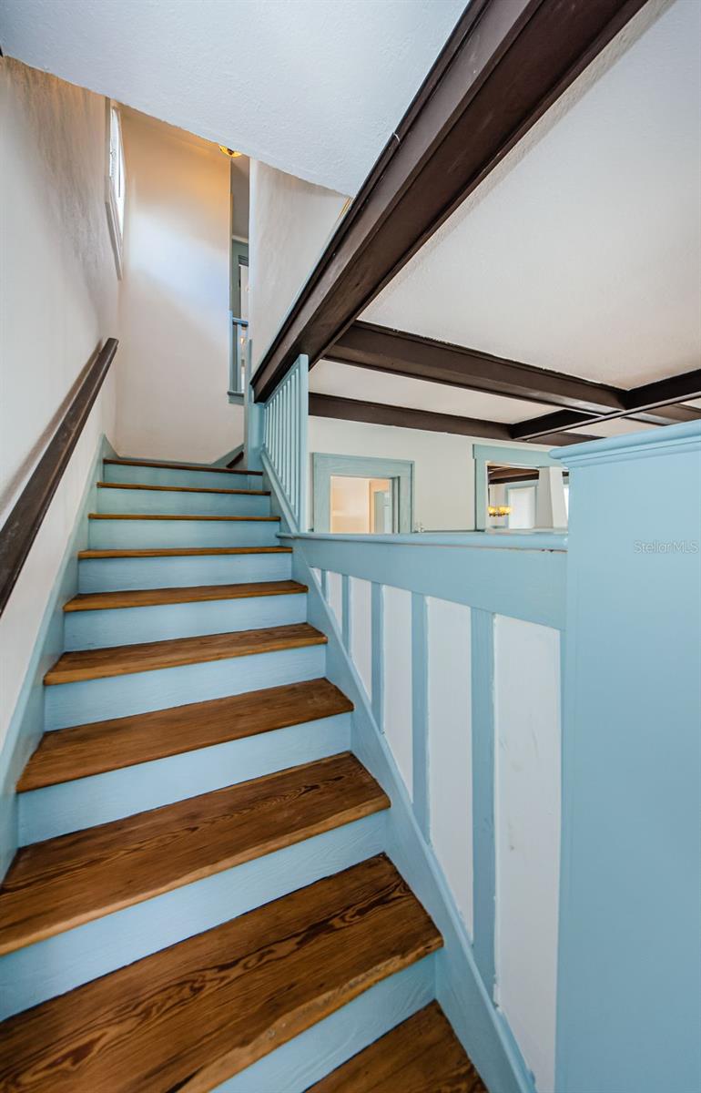 Image 22 of 32 For 620 Earle Avenue N