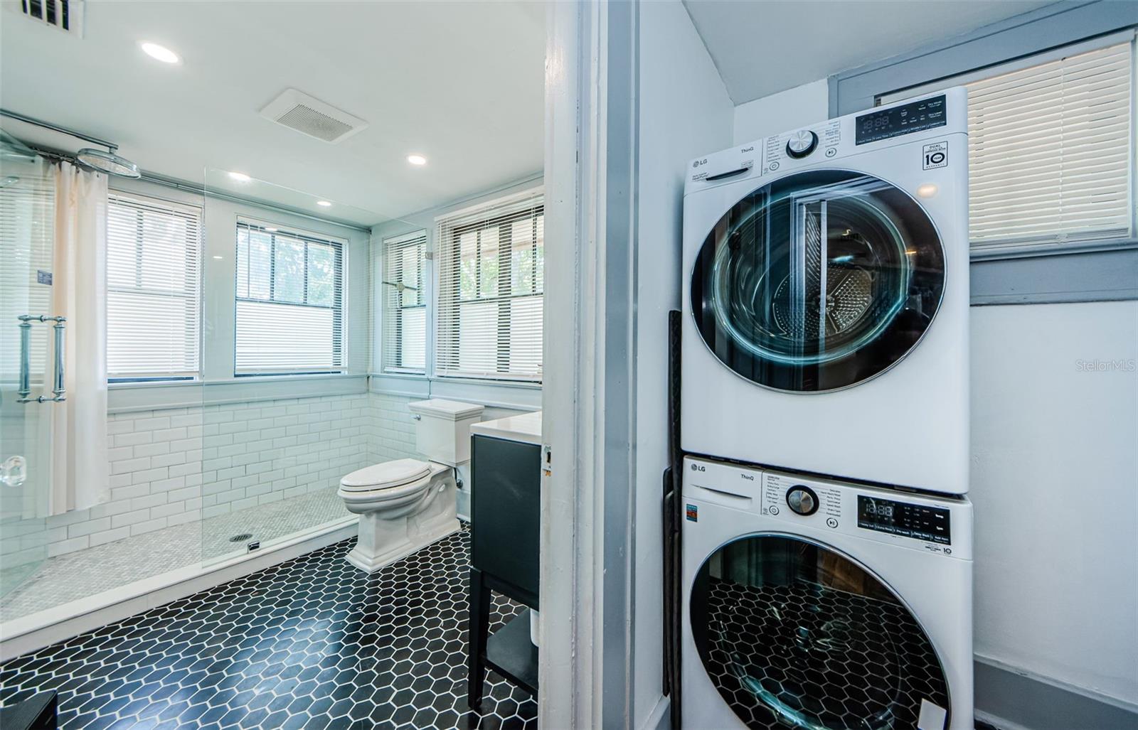 Image 26 of 32 For 620 Earle Avenue N