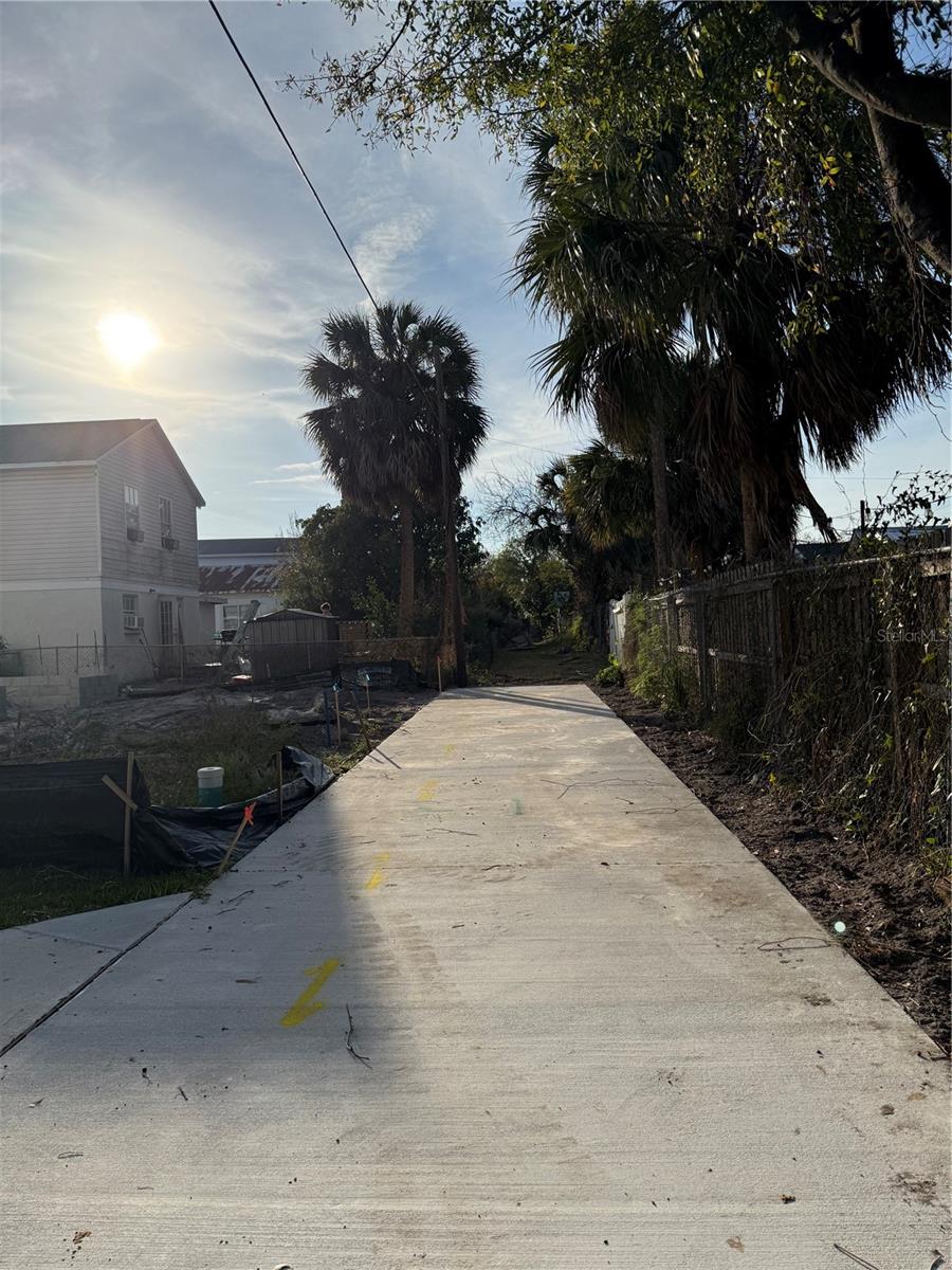 Listing photo id 4 for 2310 Walnut Street