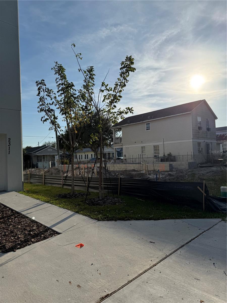 Listing photo id 5 for 2310 Walnut Street