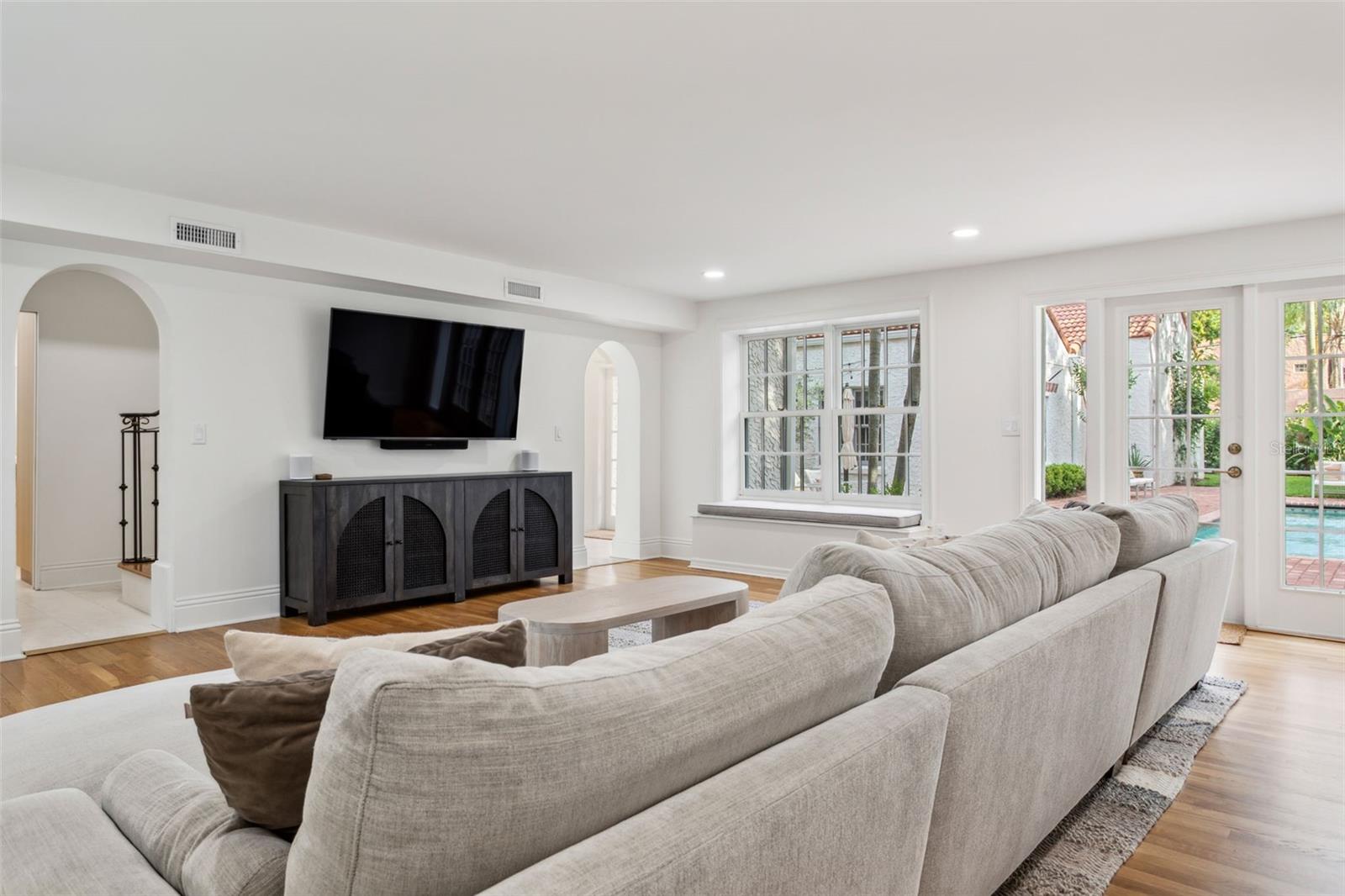 Image 21 of 50 For 54 Aegean Avenue