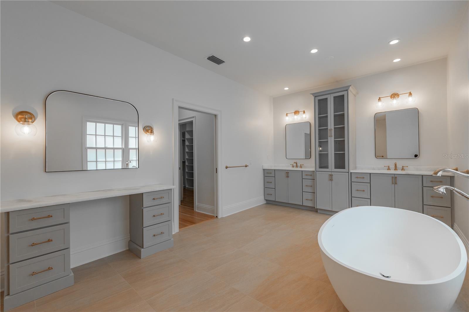 Image 32 of 50 For 54 Aegean Avenue