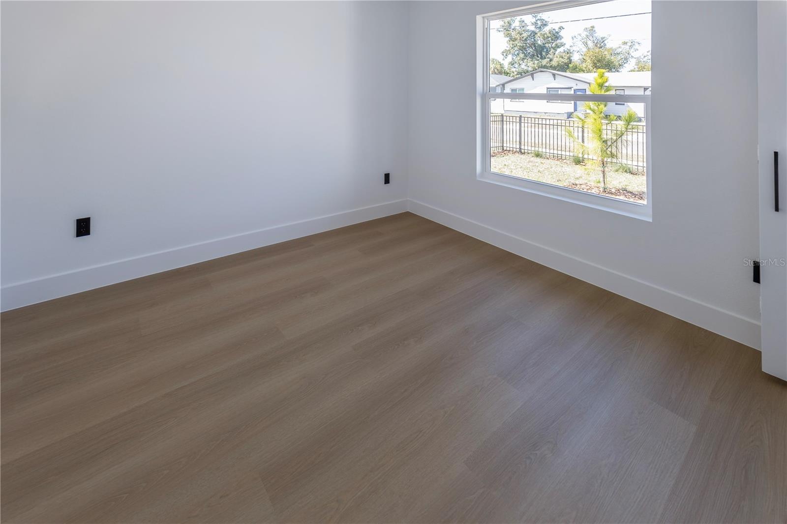 Image 11 of 50 For 1834-1836 19th Street S