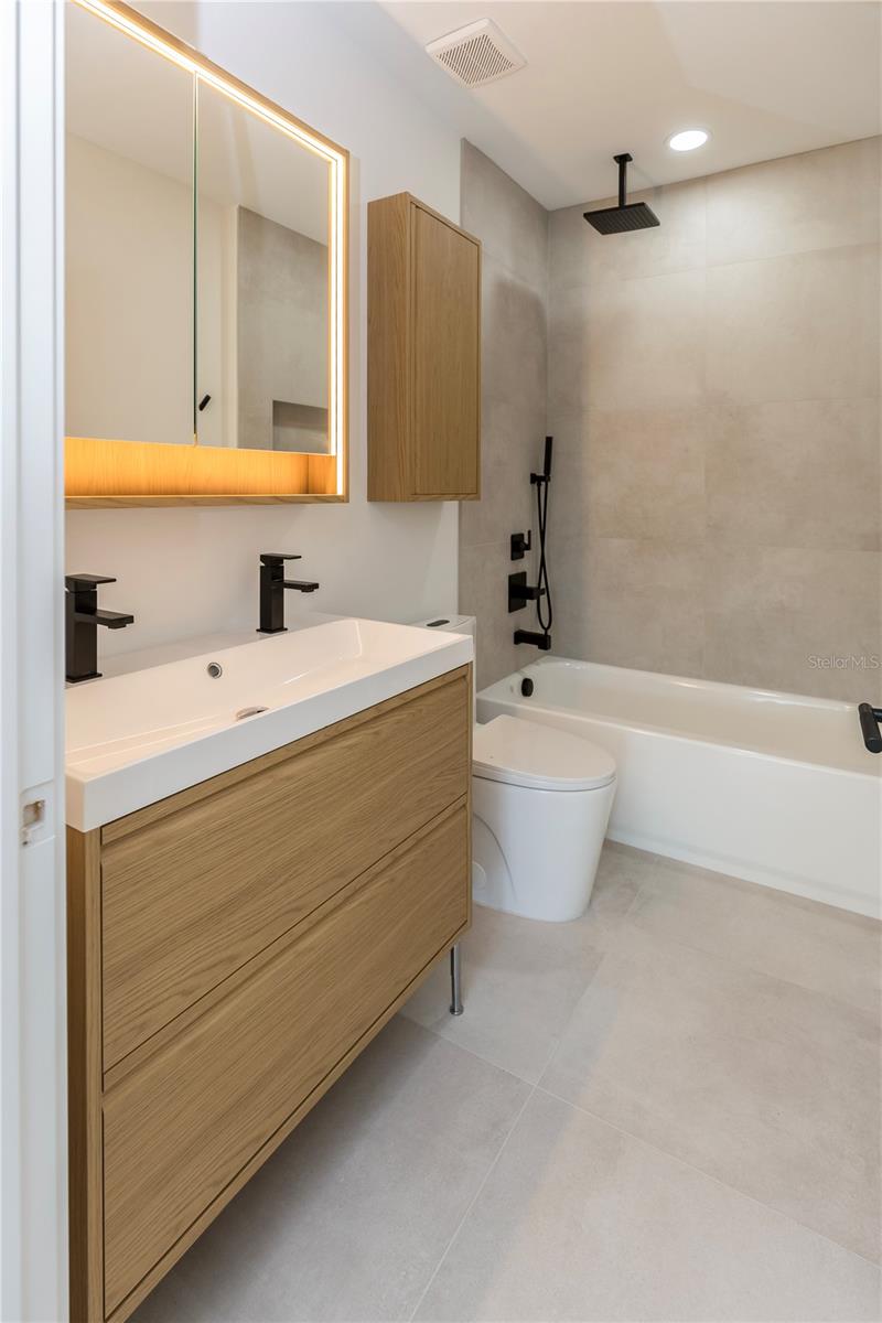 Image 20 of 50 For 1834-1836 19th Street S