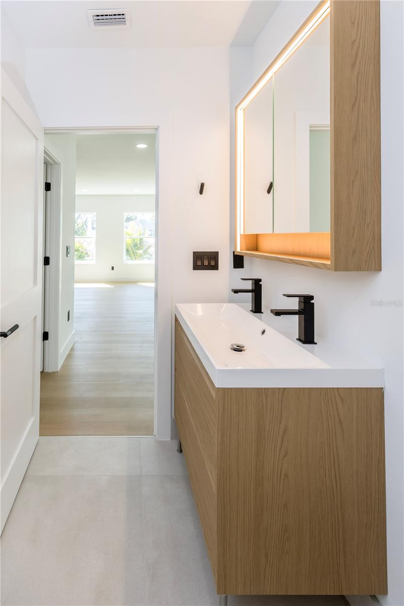 Image 24 of 50 For 1834-1836 19th Street S