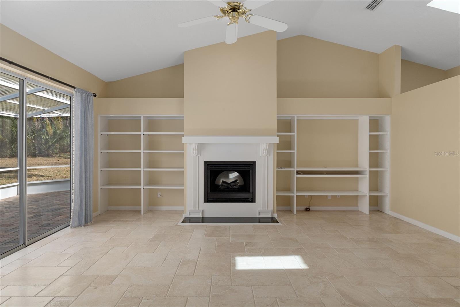 Image 15 of 59 For 13 Enclave Point S