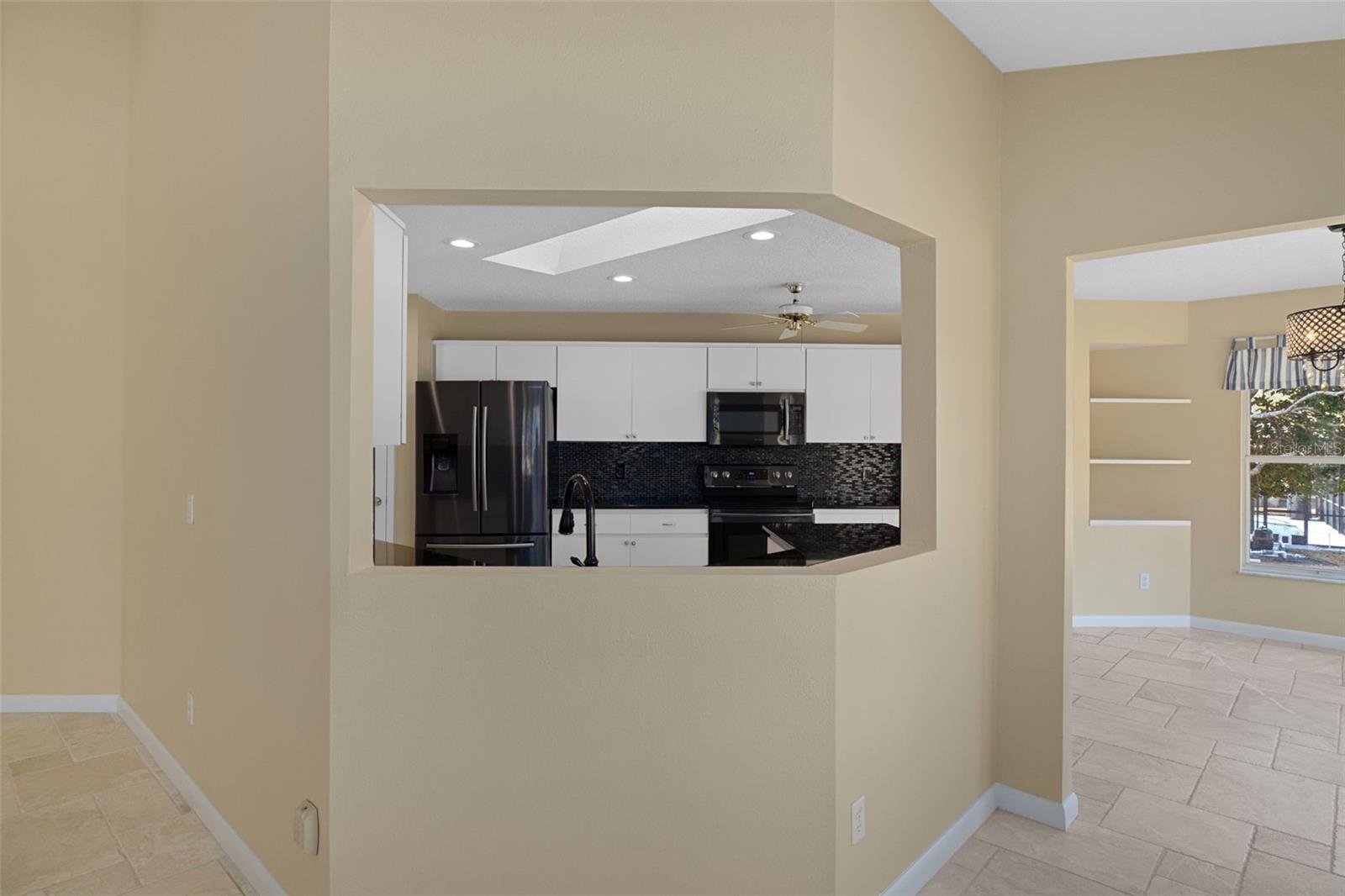 Image 23 of 59 For 13 Enclave Point S