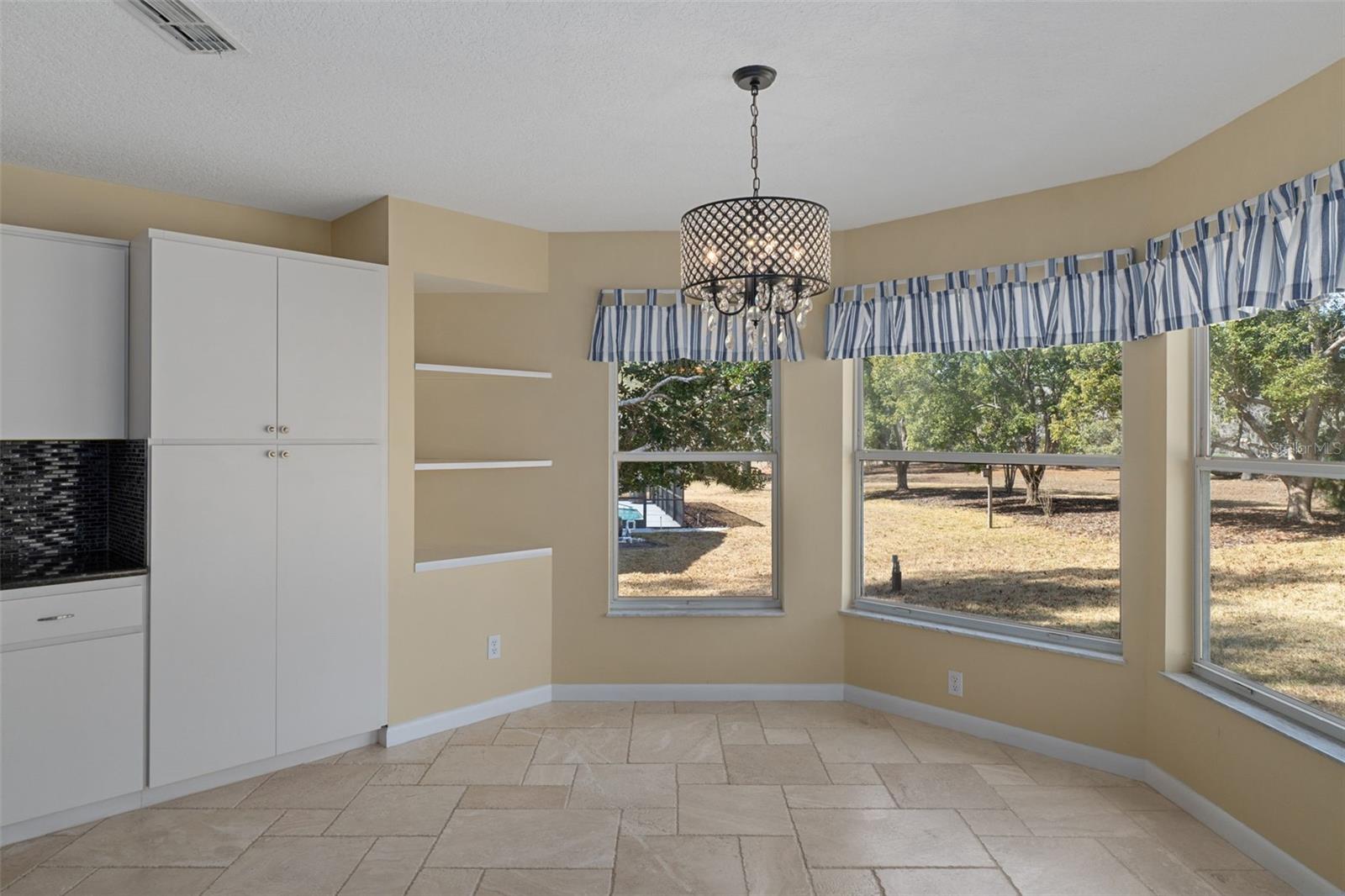 Image 24 of 59 For 13 Enclave Point S