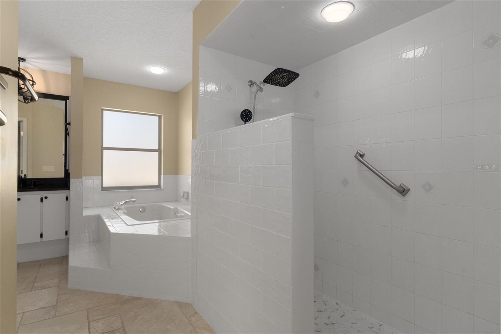 Image 48 of 59 For 13 Enclave Point S