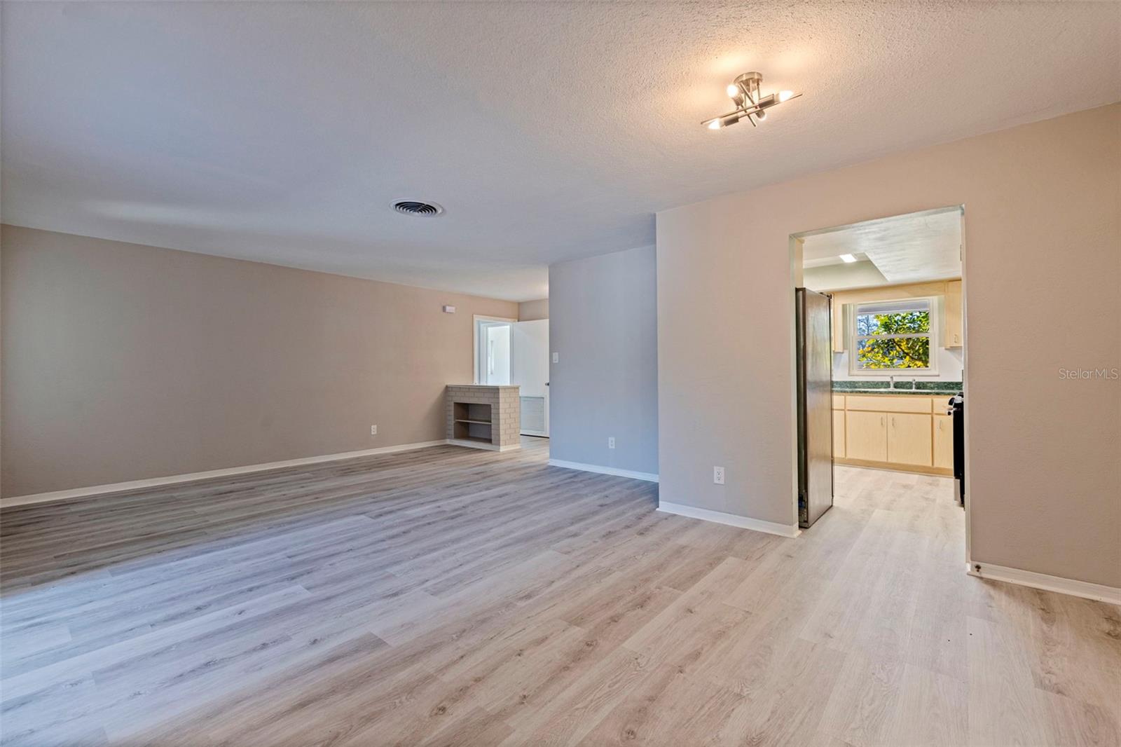 Image 10 of 39 For 1013 55th Terrace S