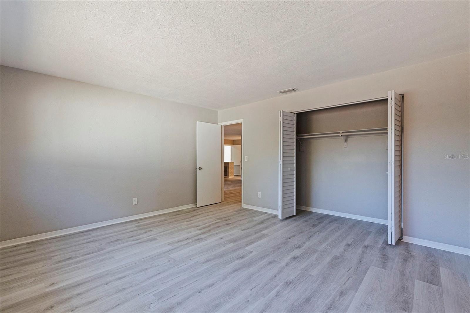 Image 19 of 39 For 1013 55th Terrace S