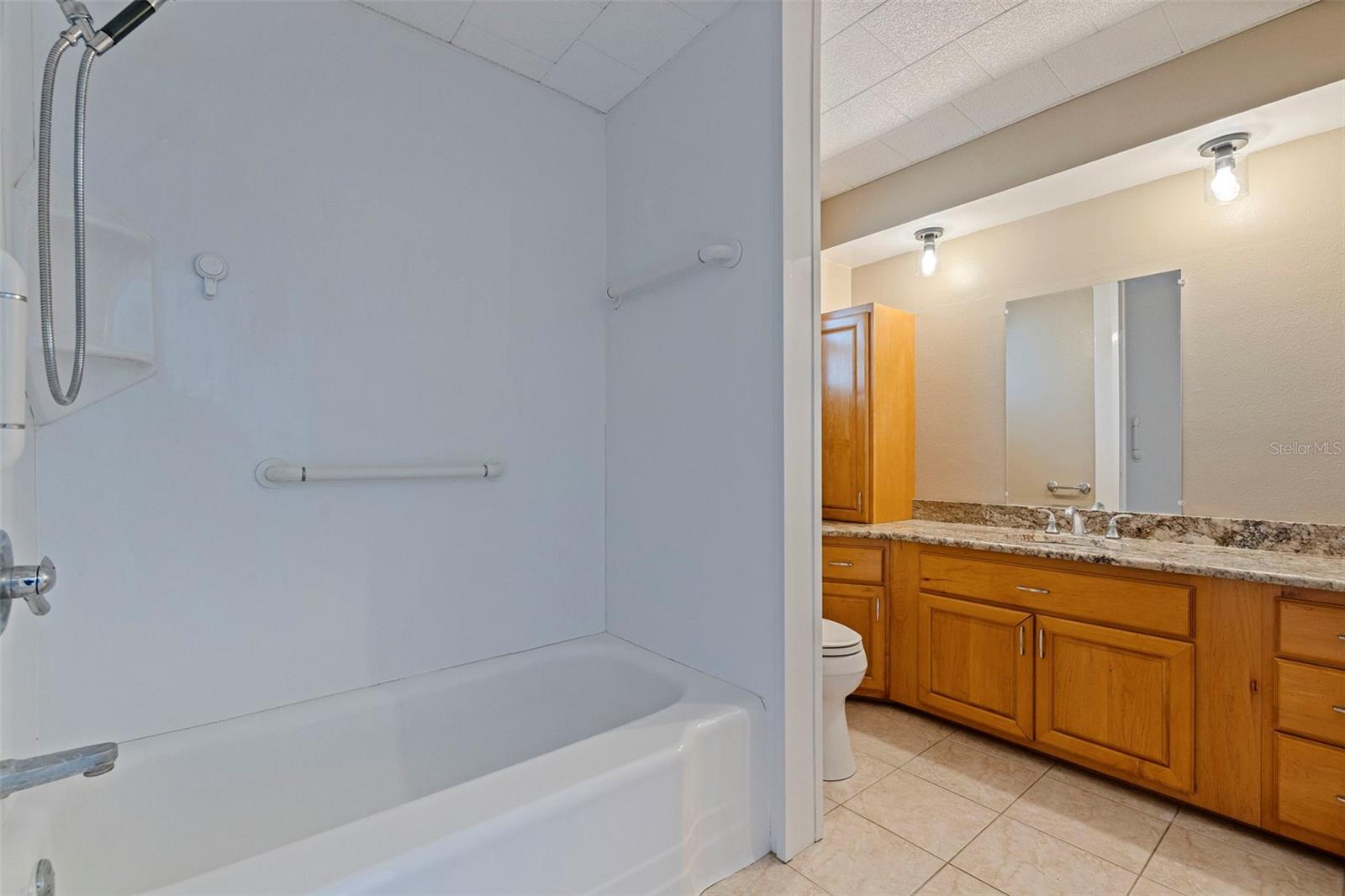 Image 21 of 39 For 1013 55th Terrace S