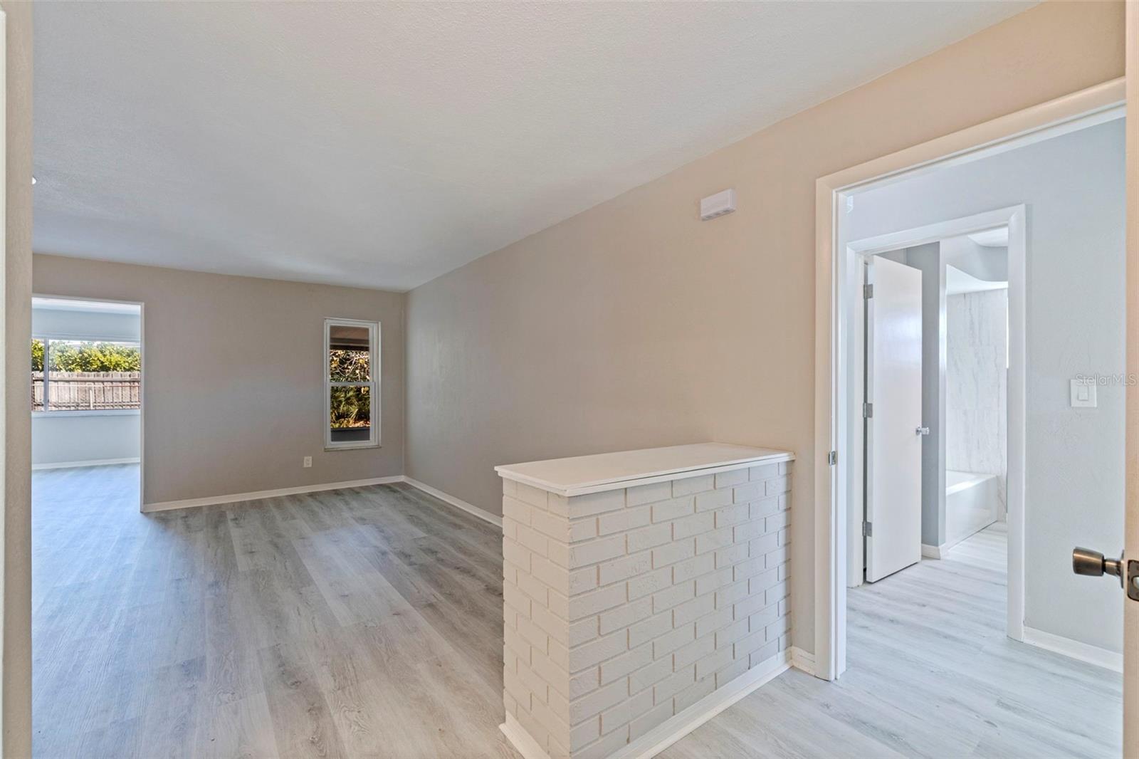 Image 23 of 39 For 1013 55th Terrace S