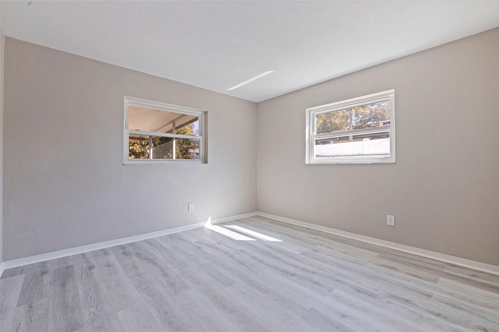 Image 28 of 39 For 1013 55th Terrace S