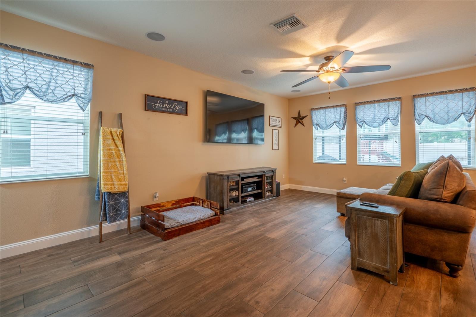 Image 13 of 39 For 15537 Long Cypress Drive