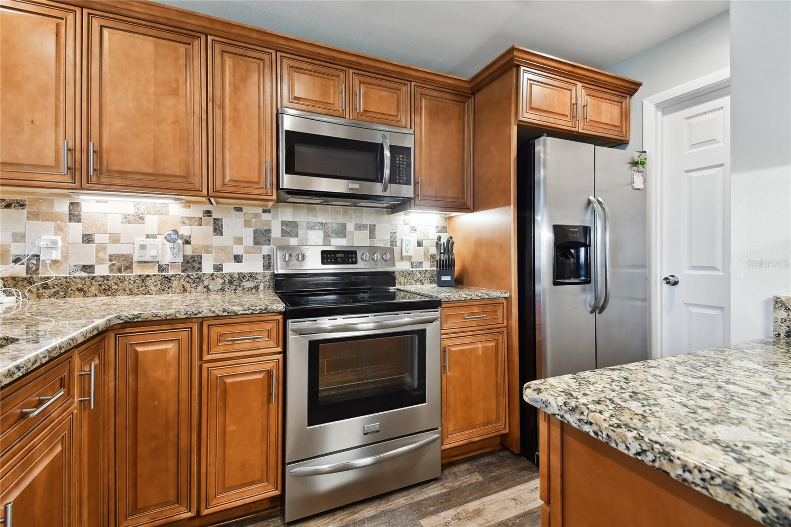 Image 11 of 51 For 2659 St Josephs Drive W 108